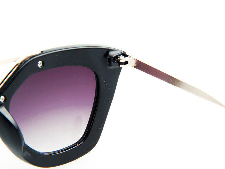 Vintage Design Sunglasses for Women Hot Selling