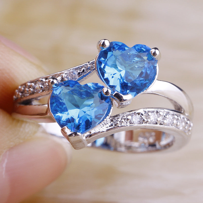 Heart Dazzling Blue & White Ring wr-