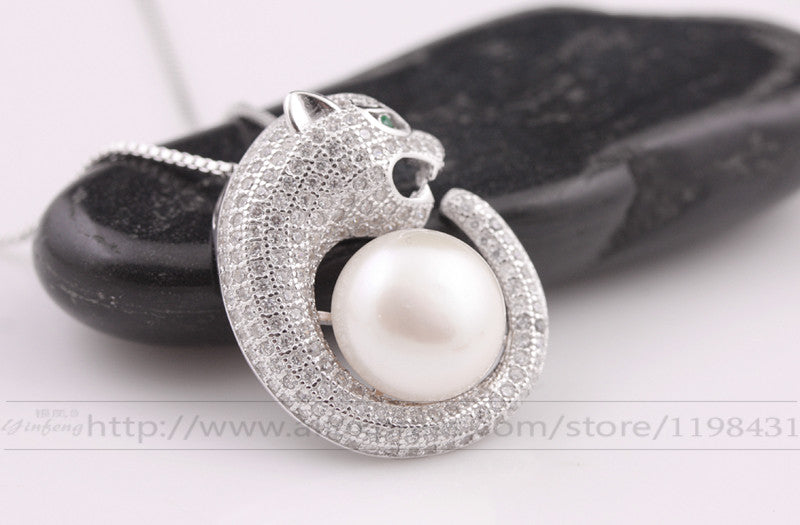 Luxury Silver Leopard Natural Freshwater Pearl Pendants Necklace