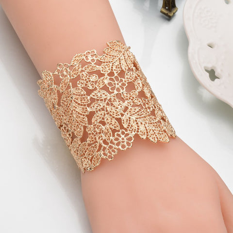 Luxurious Gold Vintage Hollow Leaves Bracelets