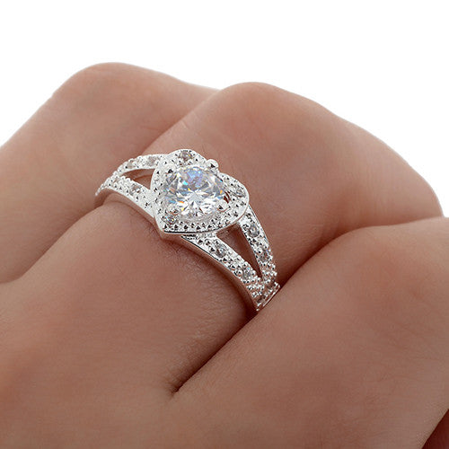 Silver Plated Heart Shaped Crystal Ring wr-