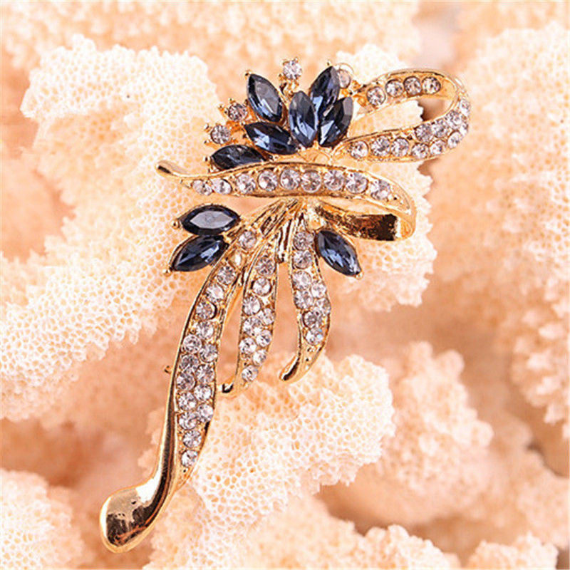 Lovely Crystal Brooches For Women Fashion Jewelry